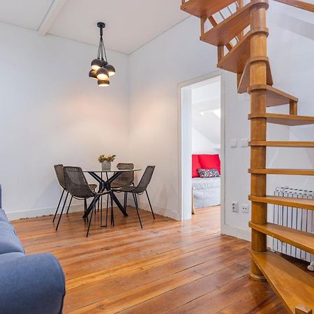 Alfama 2Bdr Duplex Apartment W/ Balcony By Lovelystay Lisboa エクステリア 写真