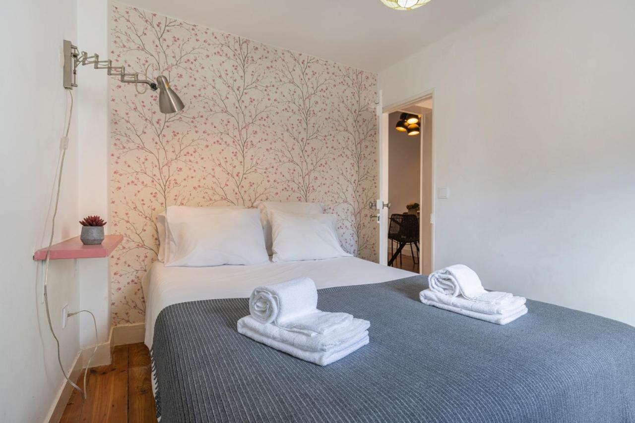 Alfama 2Bdr Duplex Apartment W/ Balcony By Lovelystay Lisboa エクステリア 写真