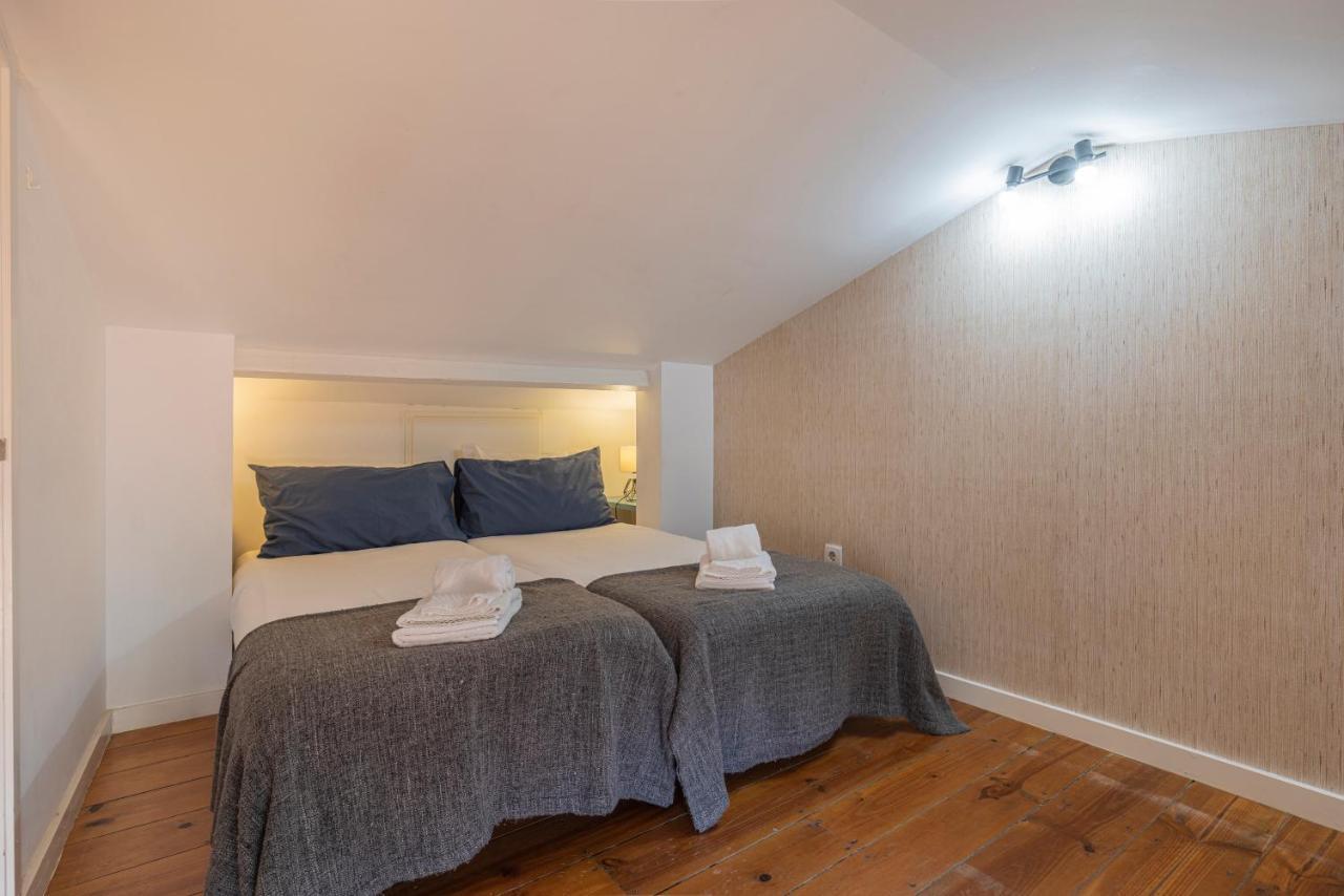 Alfama 2Bdr Duplex Apartment W/ Balcony By Lovelystay Lisboa エクステリア 写真