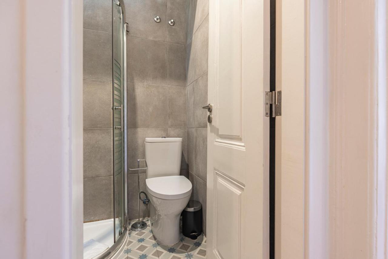 Alfama 2Bdr Duplex Apartment W/ Balcony By Lovelystay Lisboa エクステリア 写真