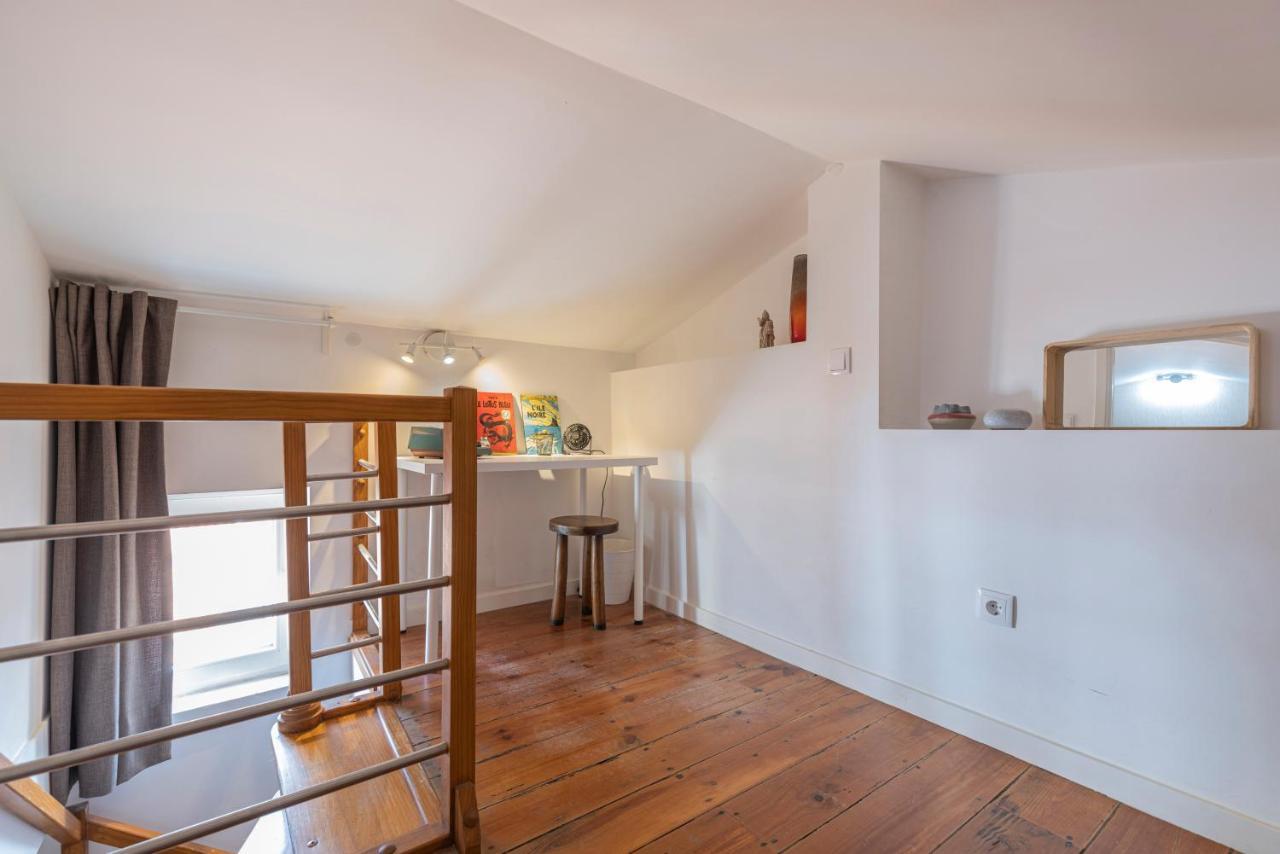 Alfama 2Bdr Duplex Apartment W/ Balcony By Lovelystay Lisboa エクステリア 写真