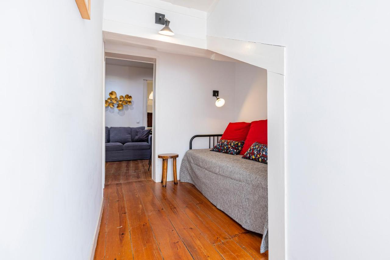 Alfama 2Bdr Duplex Apartment W/ Balcony By Lovelystay Lisboa エクステリア 写真